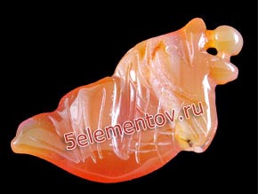 Золотая рыбка с жемчужиной сердоликовая - подвеска